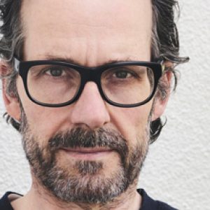 Mutina steengoed van Konstantin Grcic in een kantoorontvangst