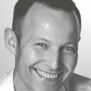 Peter Harvey, ontwerper van de bank Mon Coeur en de fauteuil Nautile