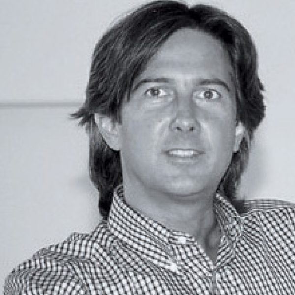 De Italiaanse ontwerper Pinuccio Borgonovo achter de wandsystemen van Citterio