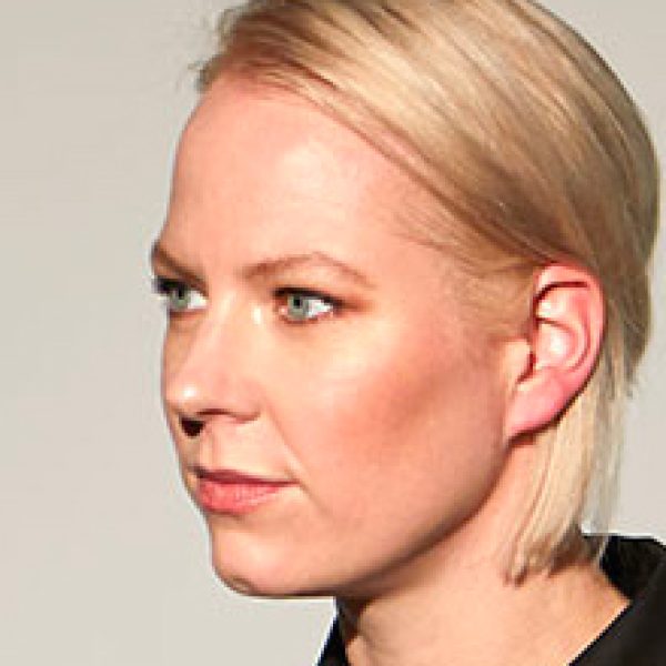 Sabine Marcelis, Nederlandse kunstenaar en ontwerper, in haar studio in de Rotterdamse haven