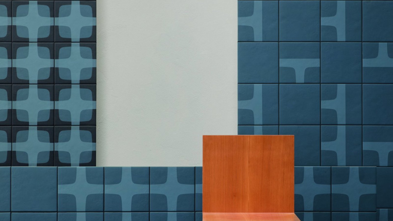 Betty wand van Mutina met Night Blue grafisch raster