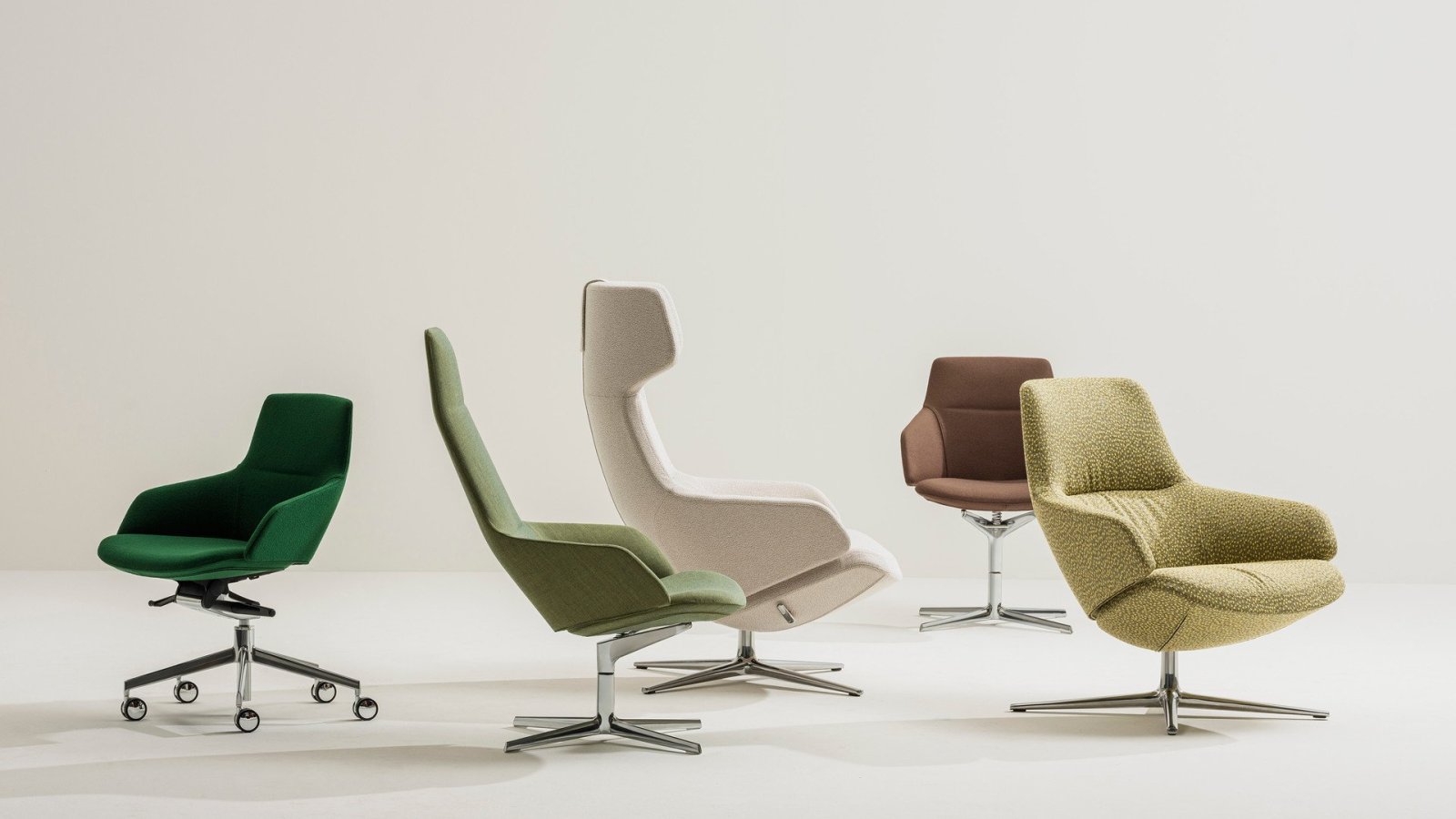 Loungefauteuil Aston Club van Arper op kantoor