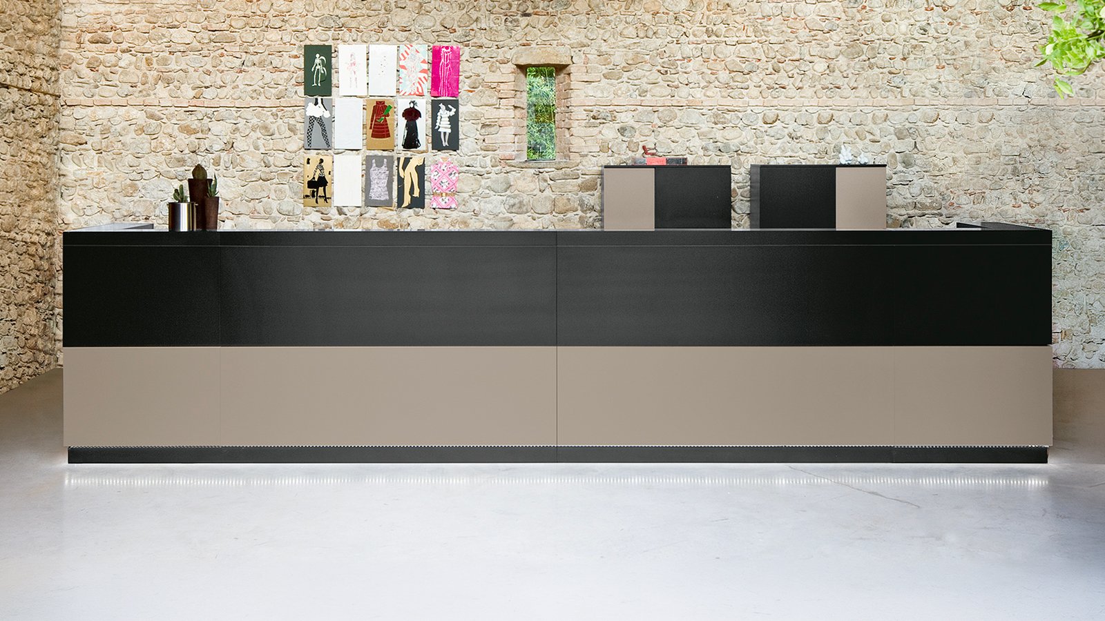 Receptiebalie Vogue van Frezza met gelakt afwerkblad en melamine panelen