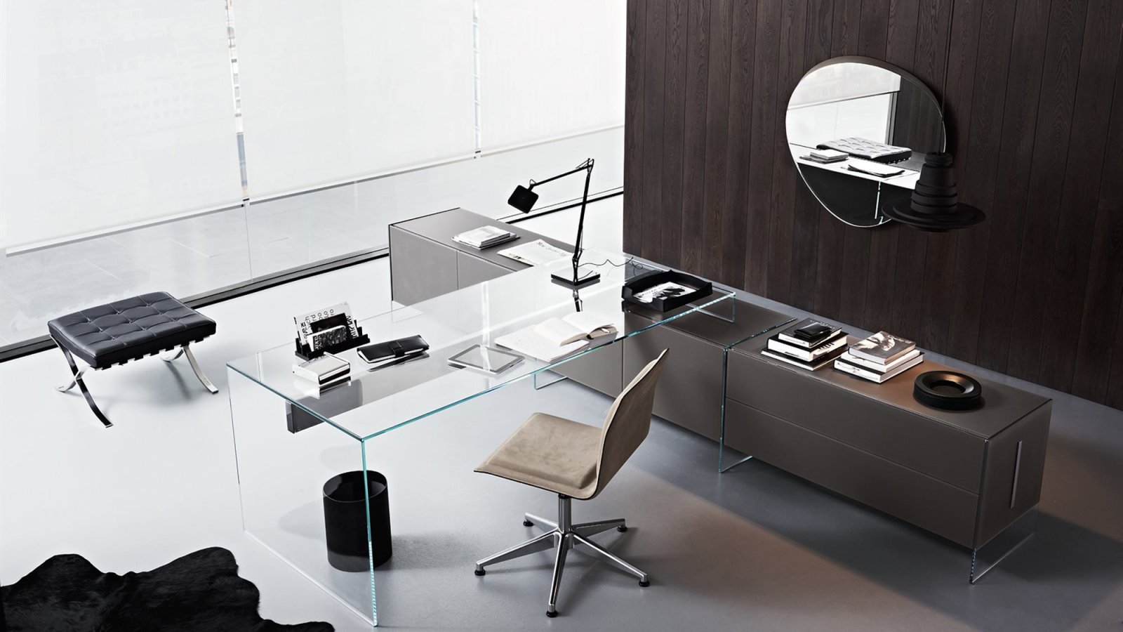 Design bureau Air Desk van Gallotti & Radice in transparant kristal