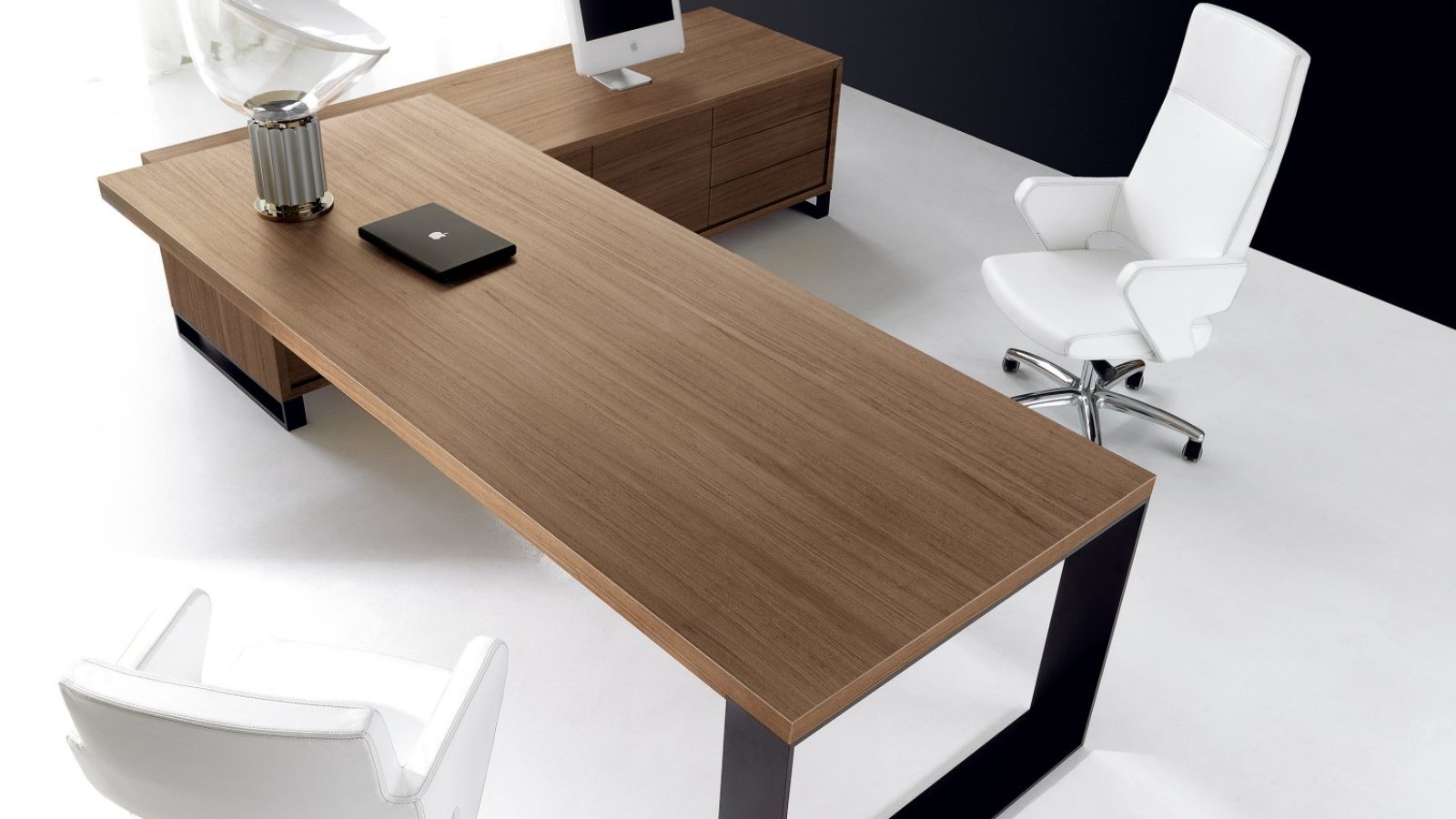 New Loop directiebureau van IVM Office met ringonderstel, overzicht