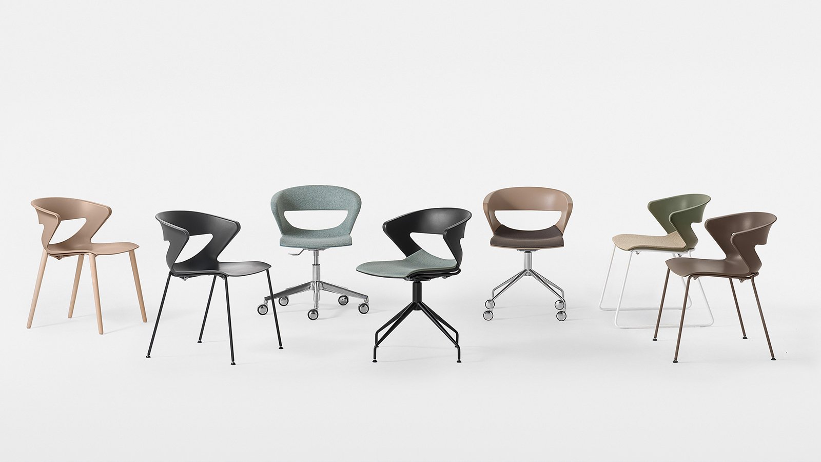 Vergaderstoelen en conferentiestoelen: Kicca van Kastel op vier poten rond een vergadertafel