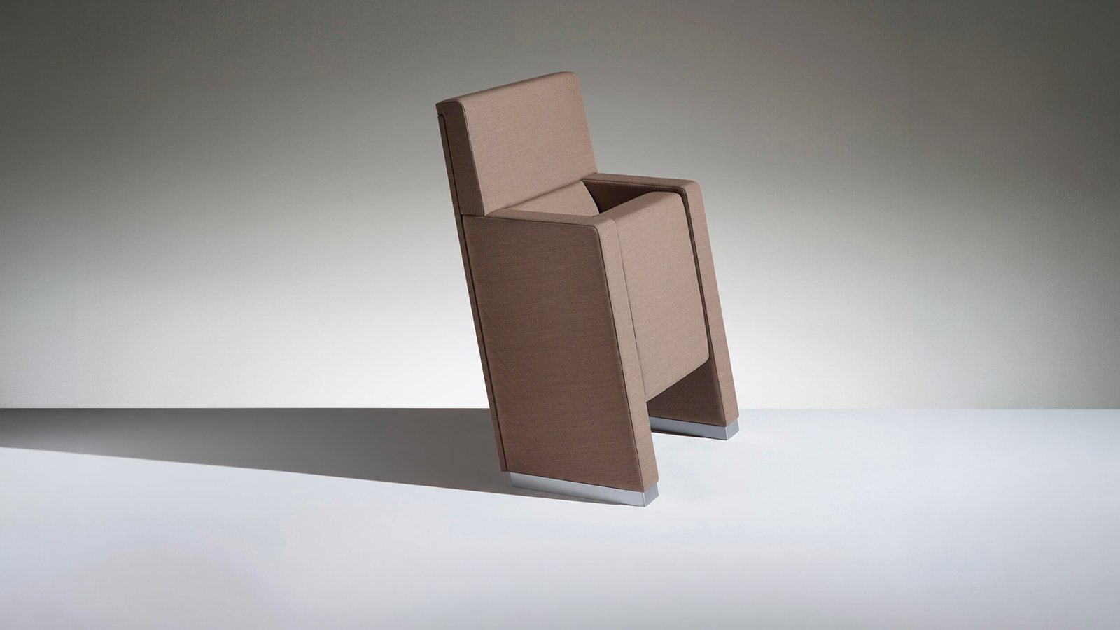 Theaterstoelen L213 van Lamm gezien vanaf de bovenste rij