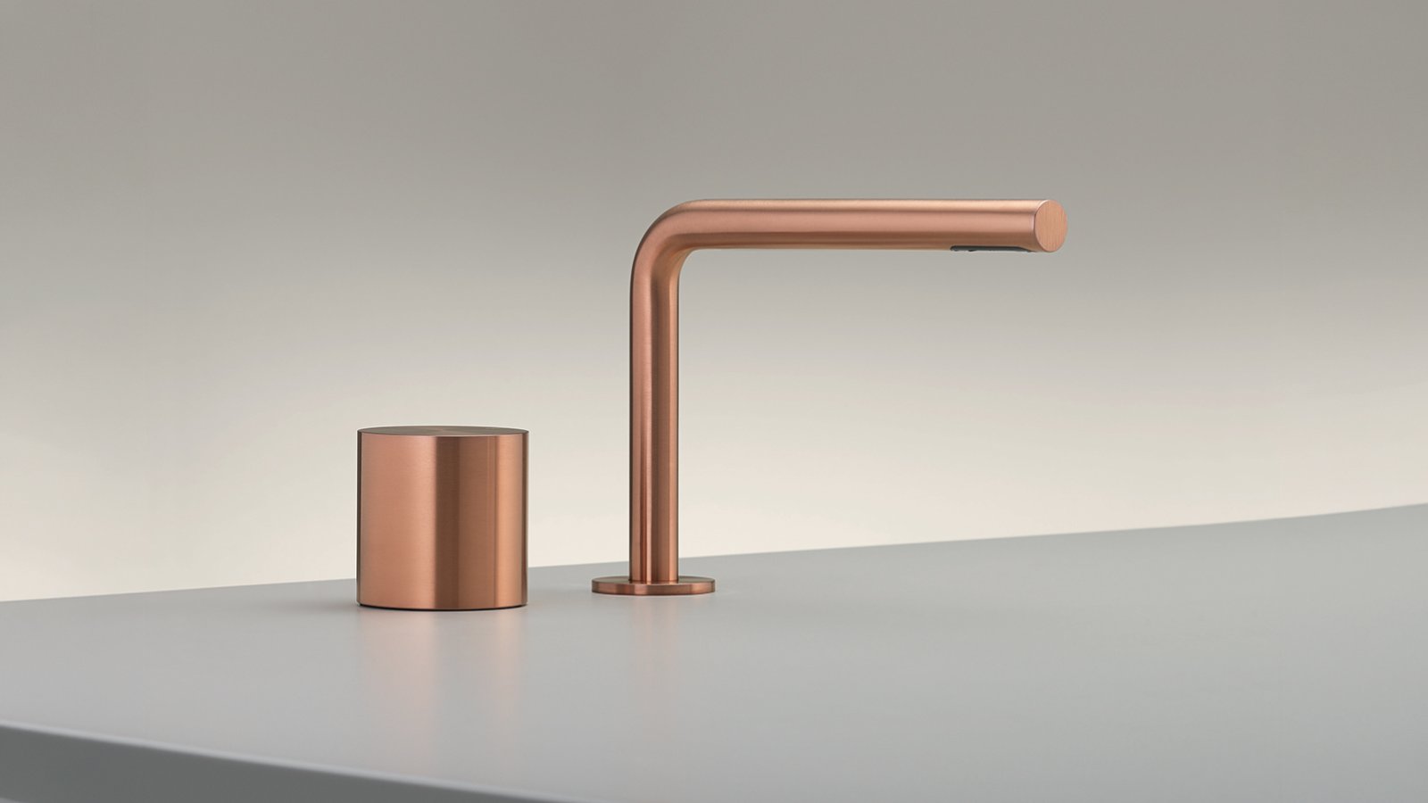 Opus tweegats progressieve mengkraan met draaibare uitloop in Copper gesatineerd