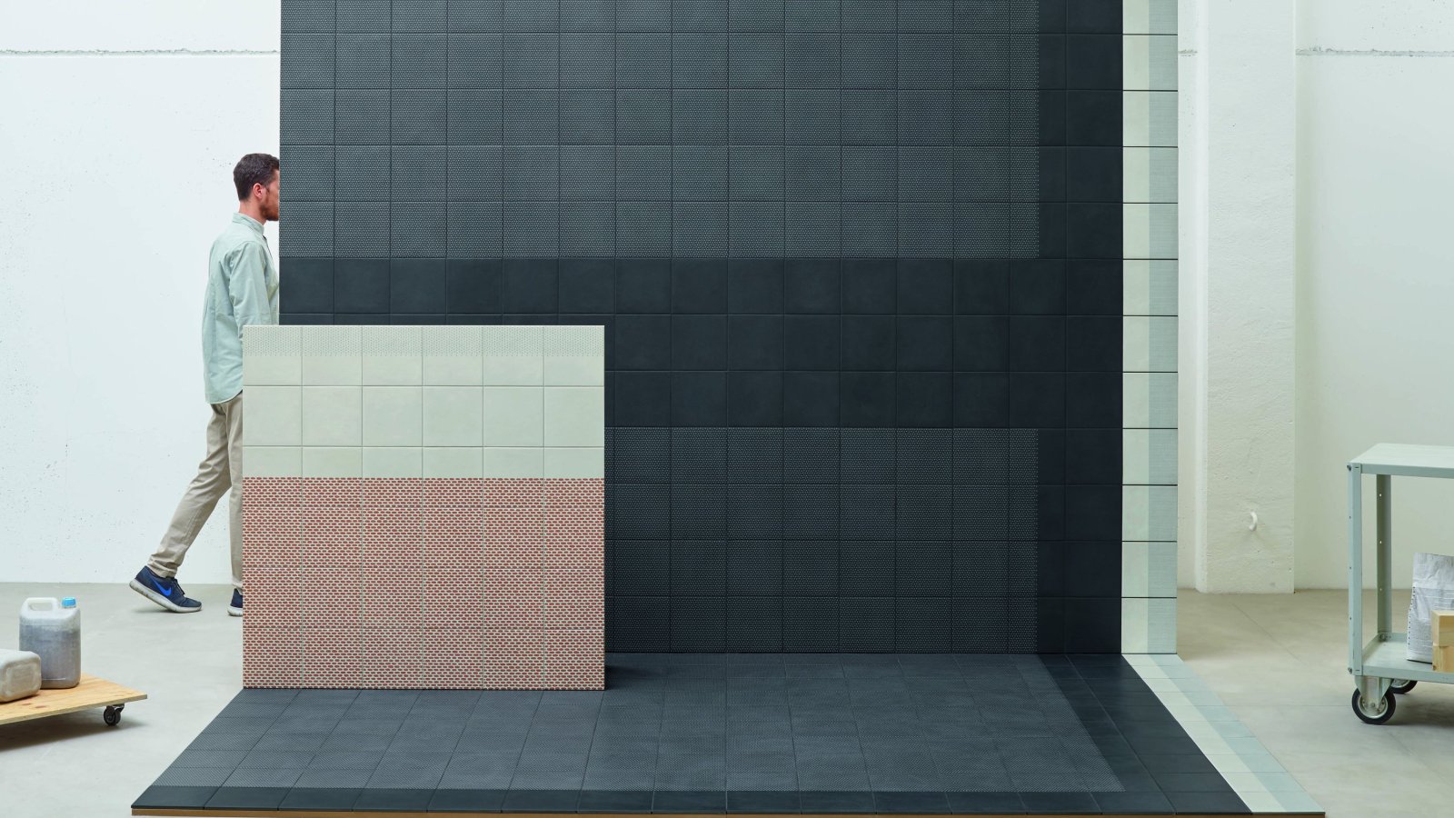 Tape Mutina gelegd met gemengde patronen in geglazuurd porseleingres