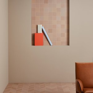 Chevron Mews tegels in Lead in strijklicht