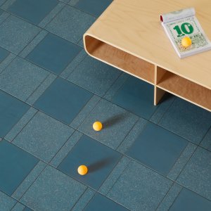 Wand bekleed met Time tegels van Mutina