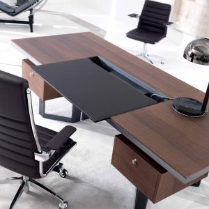 Acht stroomstations in het geheven midden van de Lloyd achthoektafel