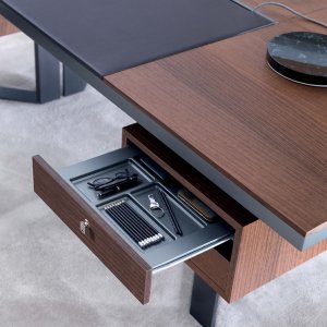 Ellipsvormige Lloyd vergadertafel van 620 cm op tien ringframes