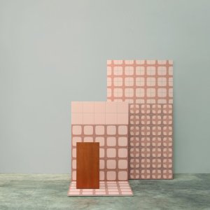 Betty Set tegel van Mutina met grafisch element