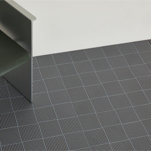 Woonkamer met keramisch Fringe-tapijt