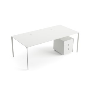 Nuur vergadertafel van Arper met wit Fenix-blad in een boardroom