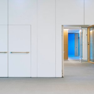 Telescopisch element van de PMI-wand tijdens het sluiten