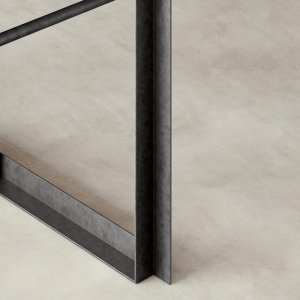 Blank ijzer met beschermlak op een Ellan-frame