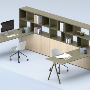 Managerbureau Lay rustend op een kast van 160 cm