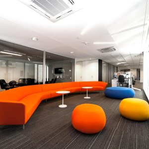 Driezits Loop sofa in een hotellounge