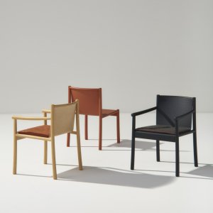Kata Lounge in teakkleurig robinia voor buiten