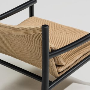 Rij Kata Chairs in een informele vergaderruimte