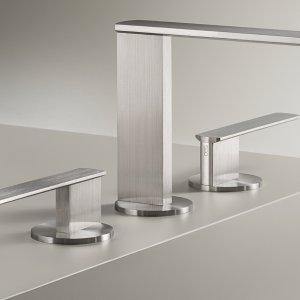 Thermostatische doucheset uit de Ayla collectie met zijdegrijze slang, Cea Design