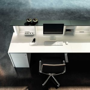 Aluminium plint met stelvoeten van de Lux balie