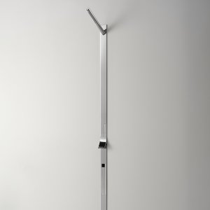 Cut Plus wandkraan van Cea Design boven de wastafel