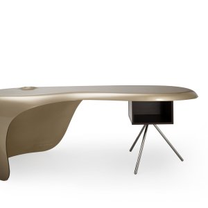 Bureau van 220 centimeter