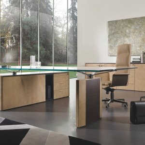 Hoge kast met deur van 182 centimeter