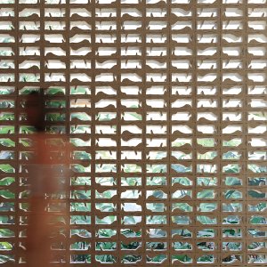 Sand mat in 30×30 op de vloer van een kantoor, collectie Faces & Figures