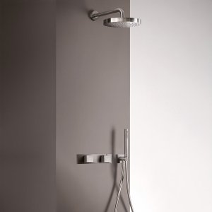 Designkranen voor de douche: Mint van Fantini met vierkante hoofddouche