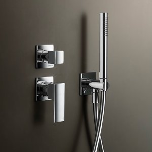 Zwarte wandkraan Mint van Fantini met rozetten, afwerking Matt Black