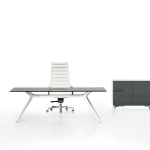 Frezza DR kast met notenhouten fronten en glazen planken