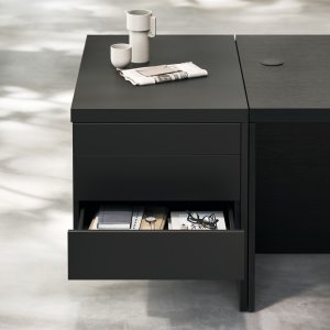 V-vormige conferentietafel uit de Mux70 collectie