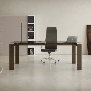 Directiebureau GO van Colombini Office met melaminesteunen