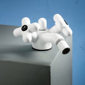 Handdouche FIT van Fantini met slang en wandhouder