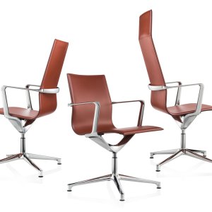 Gespannen leren baan van de Kuna Chair