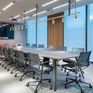 Verchroomde frameafwerking van de Stick Chair