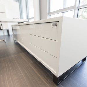 New Loop bureau met dragend aanbouwdeel