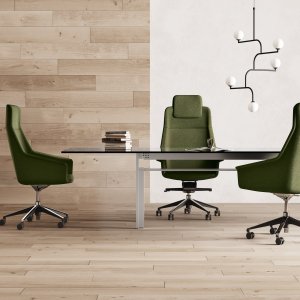Directiestoel Jera Chair van Las Mobili met doorgestikte bekleding en gepolijste vijfarmige aluminium voet