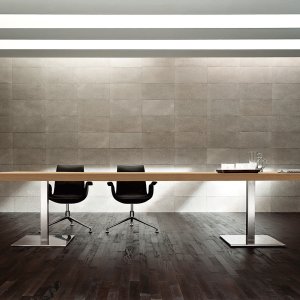Geëlektrificeerde tussenpoten van de Kyo tafel