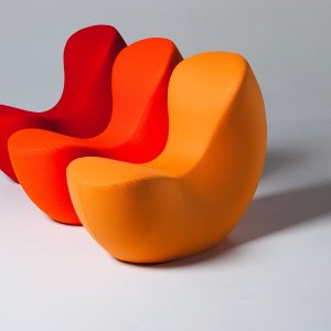 Achterkant van de fauteuil Nautile van LaCividina, vrij in de ruimte