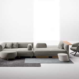 Akoestische rugleuningen van 117 cm bij een loungemeubilair Node+