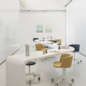 Cut in leer in een directiekamer