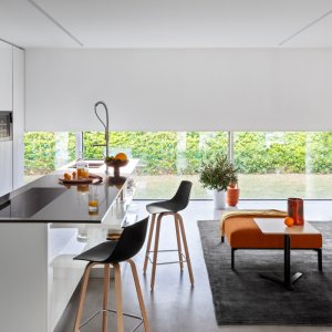 Miunn designkruk in een hotelbar