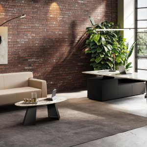 Monolith directiebureau van Las Mobili met keramisch Calacatta-blad en V-vormige stalen poten