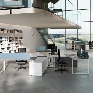 Glazen blad van het Loft directiebureau
