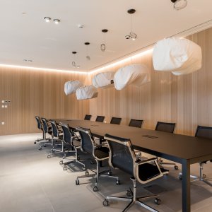 Directiekantoor ingericht met Nulite stoelen van Luxy